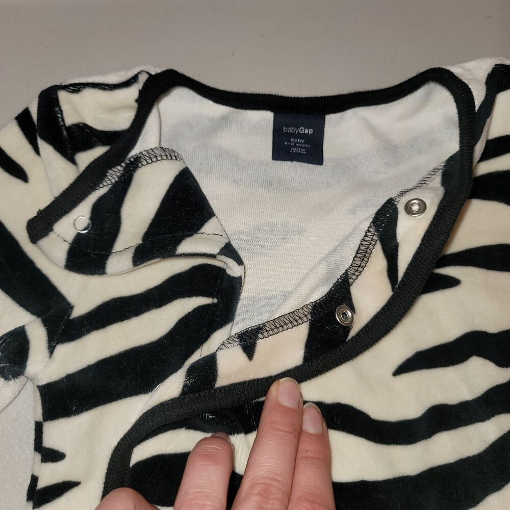 Baby Gap Baby Girl Infant Sleeper PJs 6-12 Months Long Sleeve Front Snap Safari - Picture 4 of 11